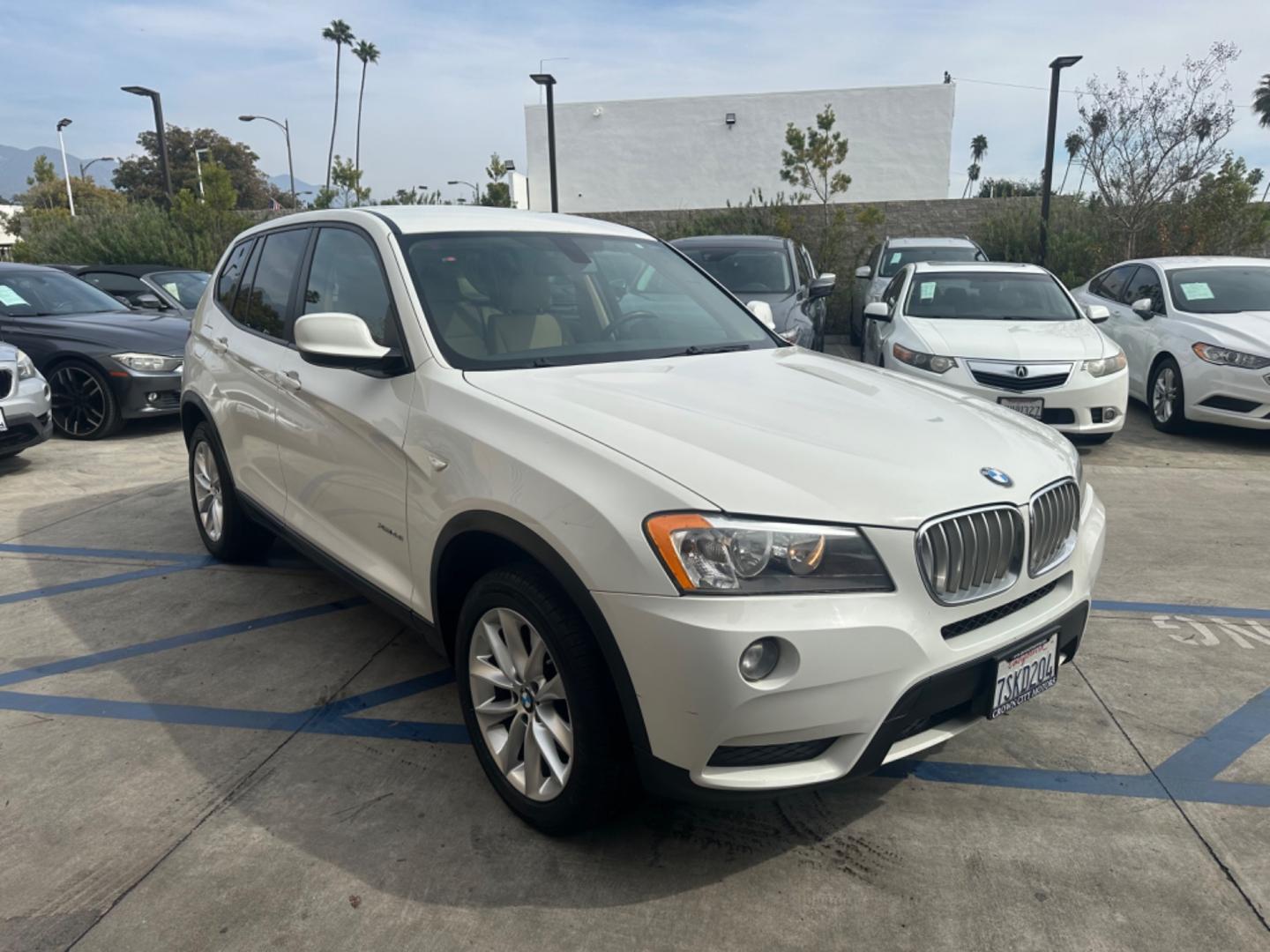 2013 WHITE /Tan BMW X3 xDrive28i (5UXWX9C54D0) with an 3.0L L6 DOHC 24V engine, 8-Speed Automatic transmission, located at 30 S. Berkeley Avenue, Pasadena, CA, 91107, (626) 248-7567, 34.145447, -118.109398 - Photo#6